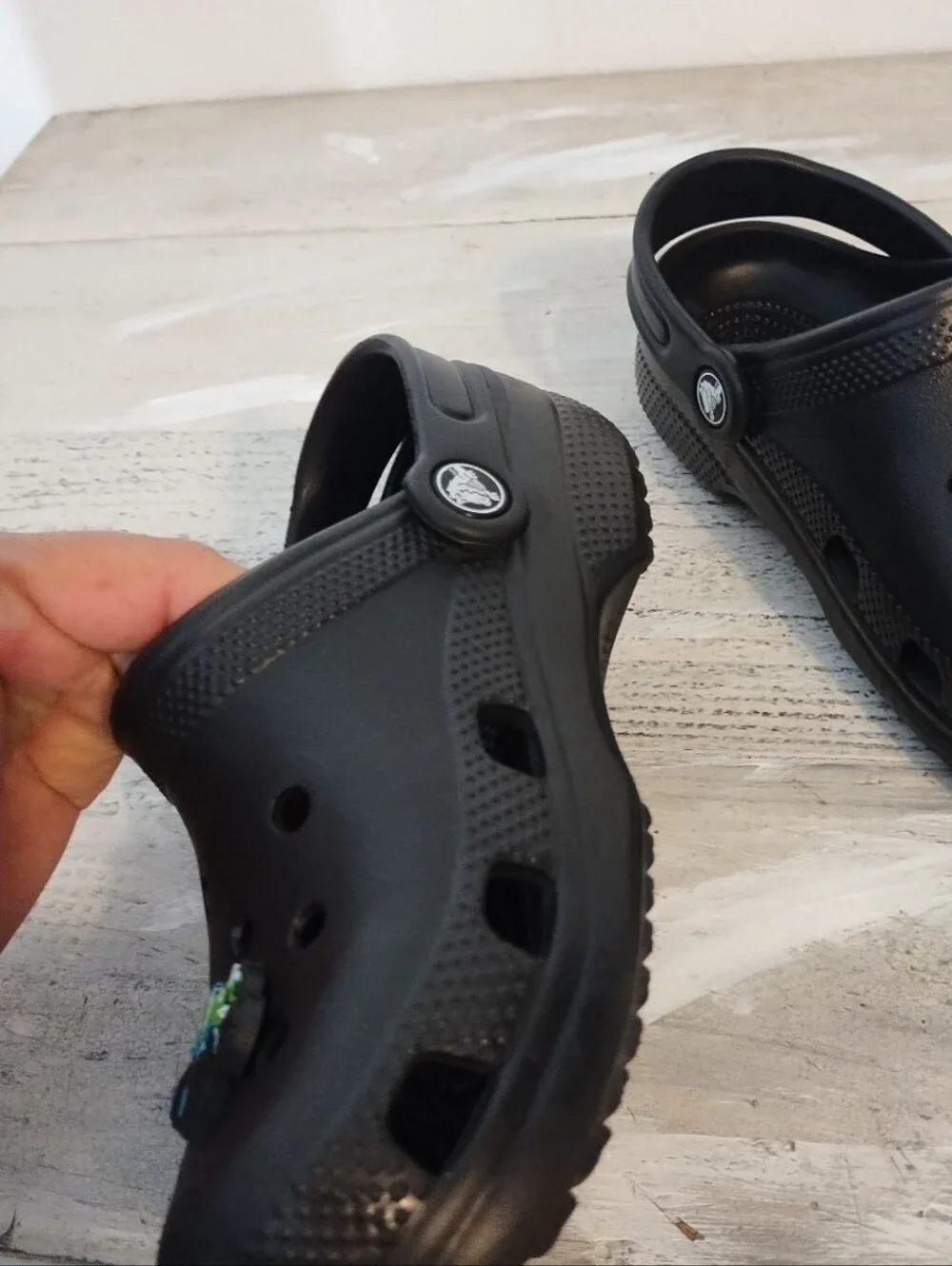 Crocs Classic Clogs Black Slip-On Shoes U.S.A boys size j 2 very good condition